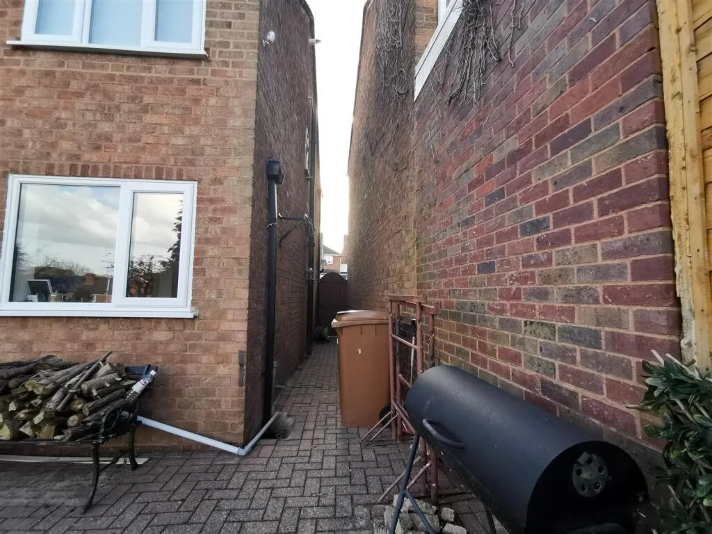 3 bedroom detached house for rent