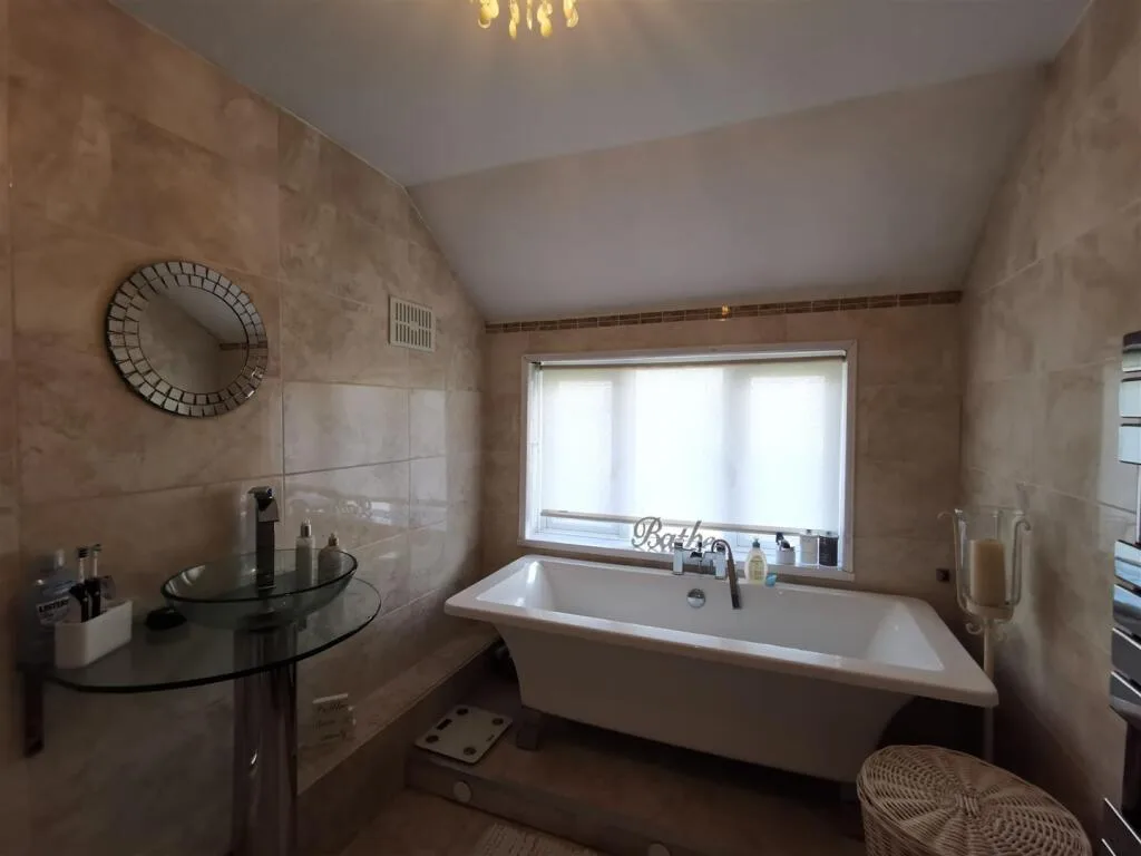 3 bedroom detached house for rent