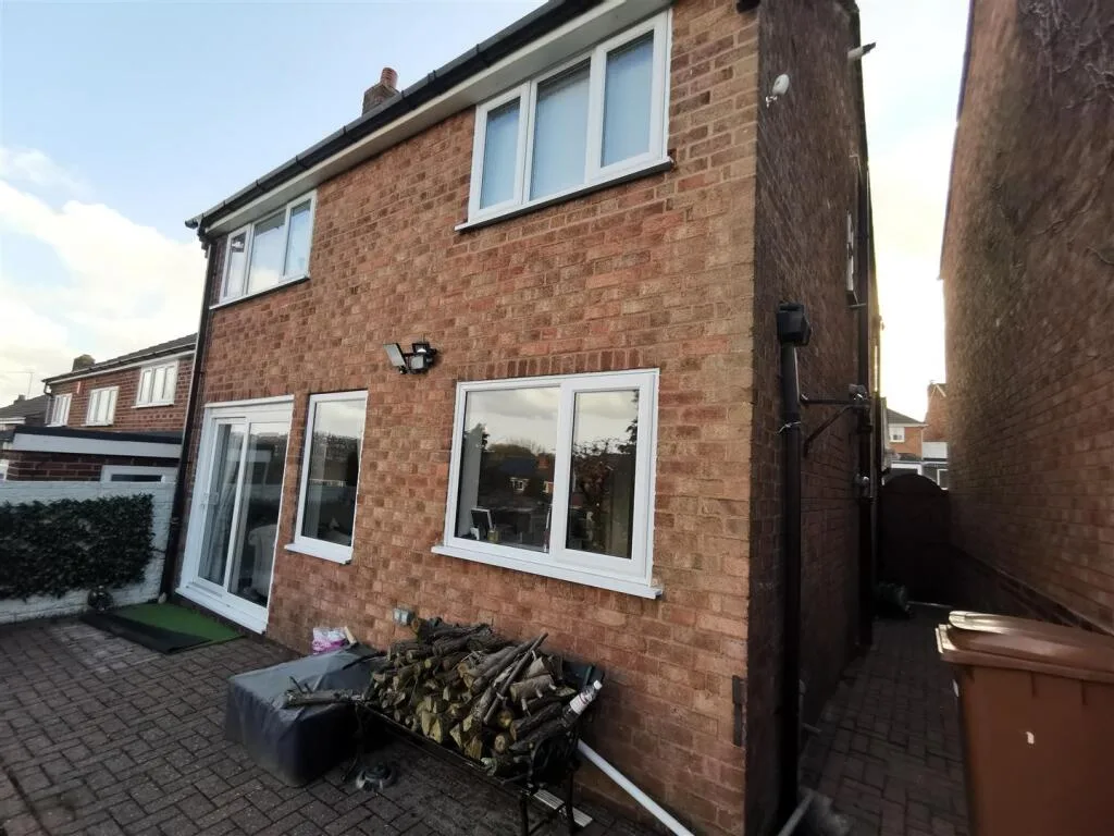 3 bedroom detached house for rent