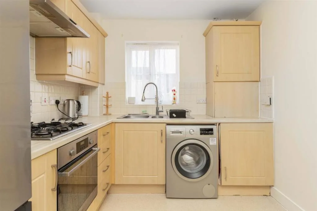 2 bedroom maisonette for rent