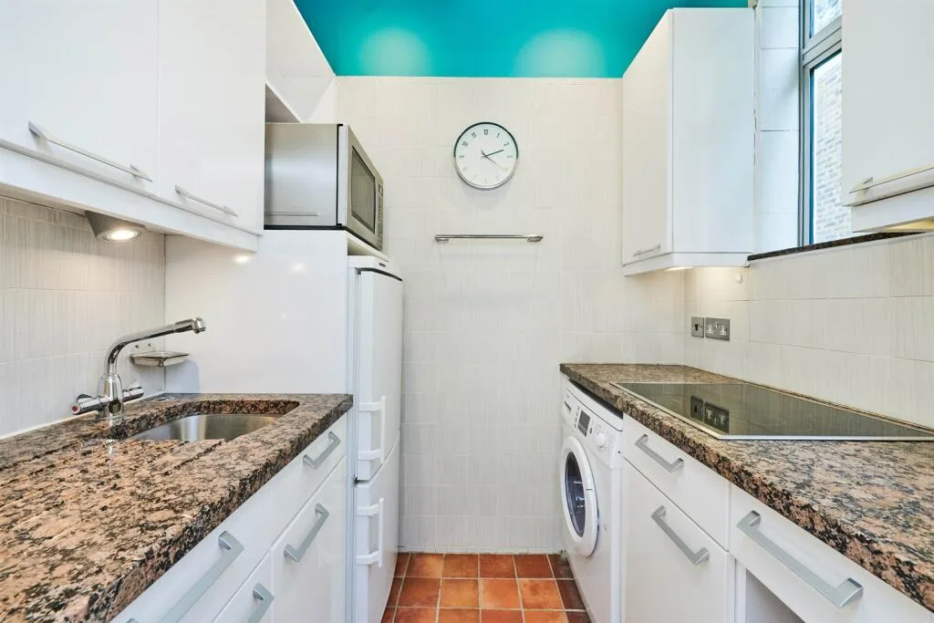 Ground floor studio flat for rent