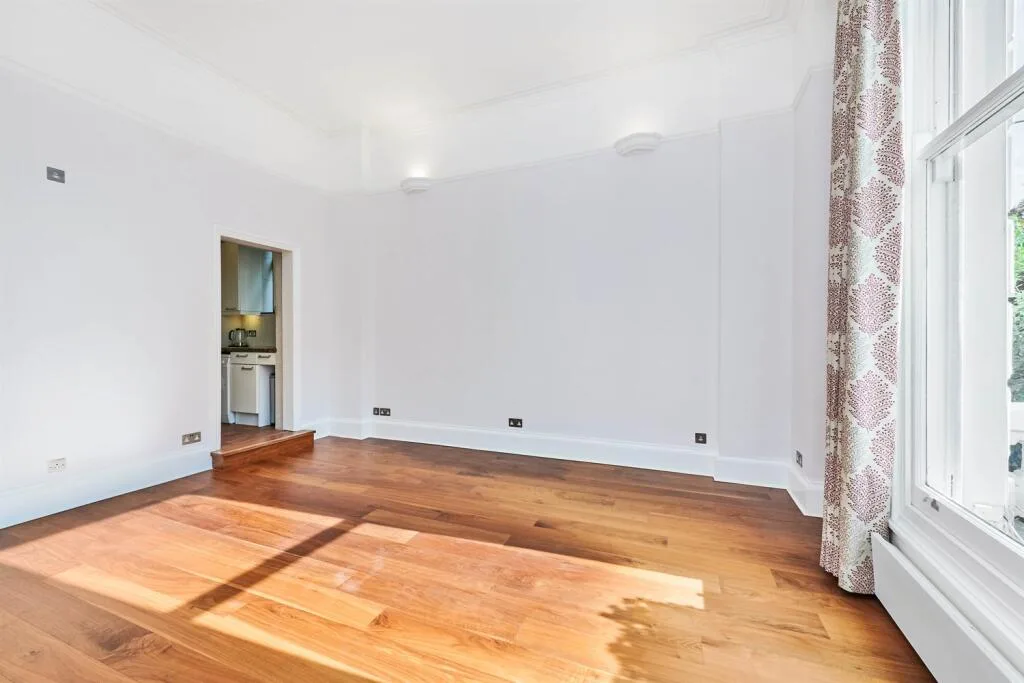 Ground floor studio flat for rent