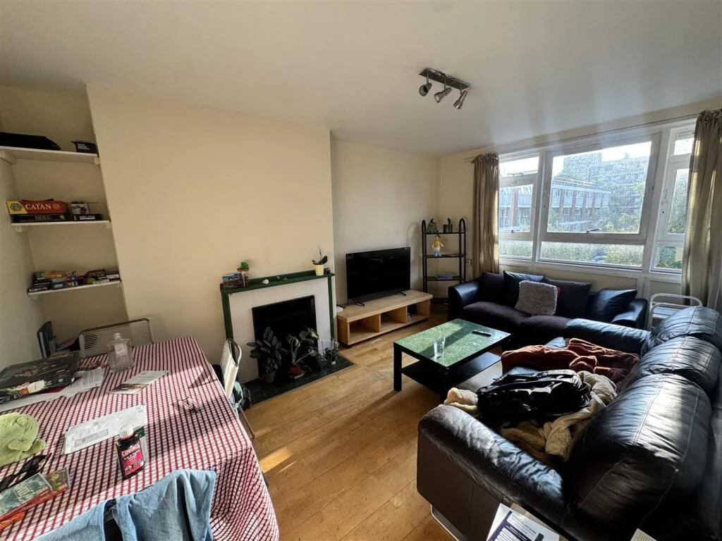 3 bedroom flat for rent