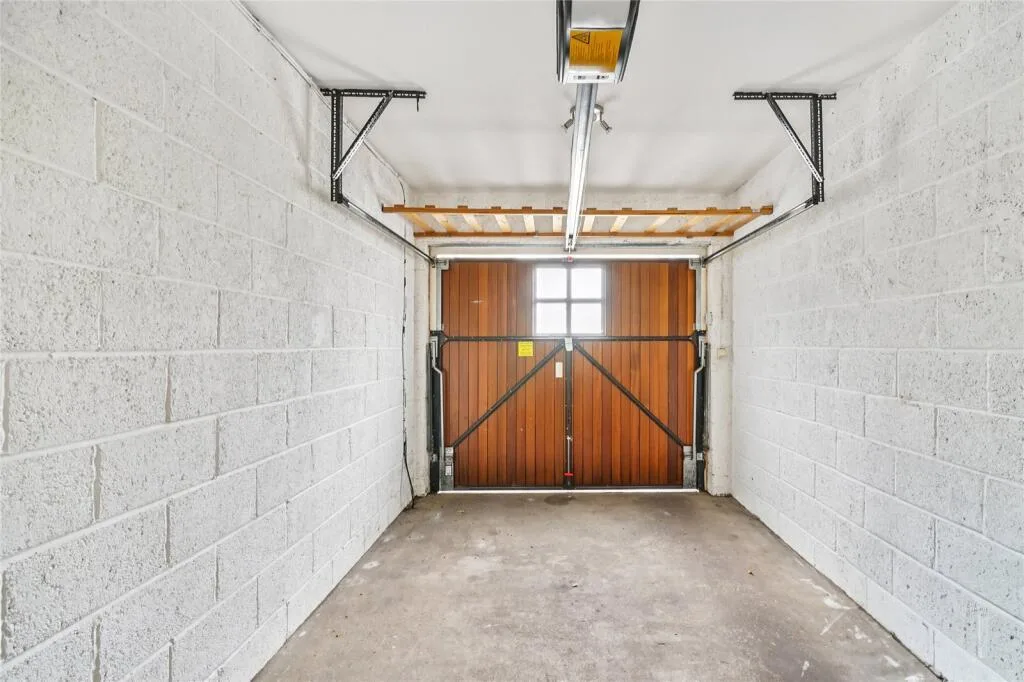 5 bedroom terraced house for rent