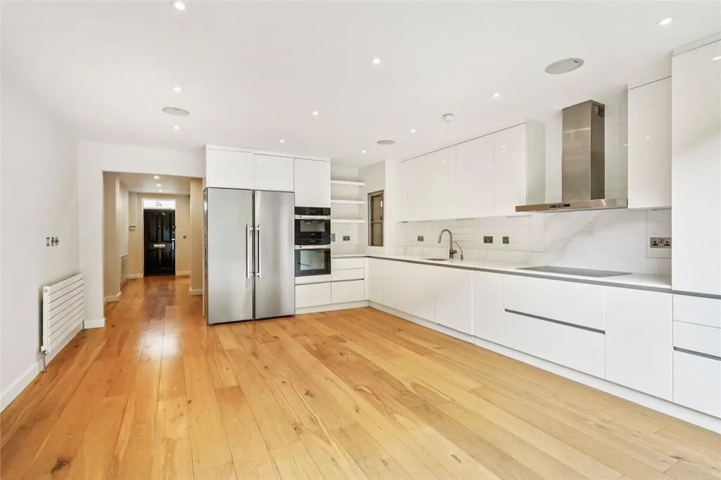 5 bedroom terraced house for rent