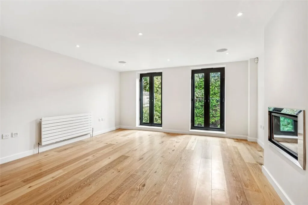 5 bedroom terraced house for rent