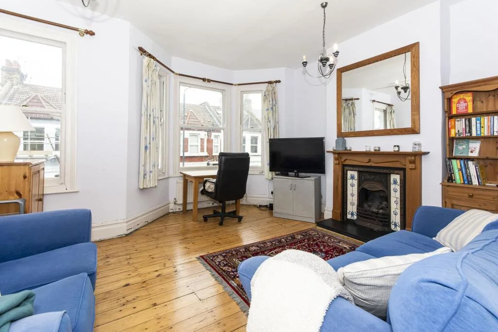 3 bedroom flat for rent