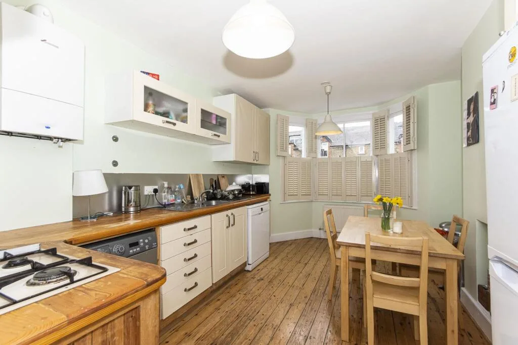 3 bedroom flat for rent