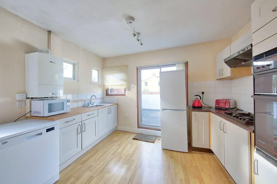 2 bedroom maisonette for rent