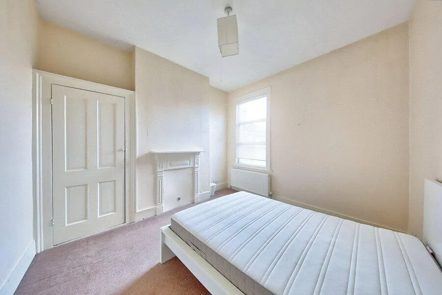 2 bedroom maisonette for rent