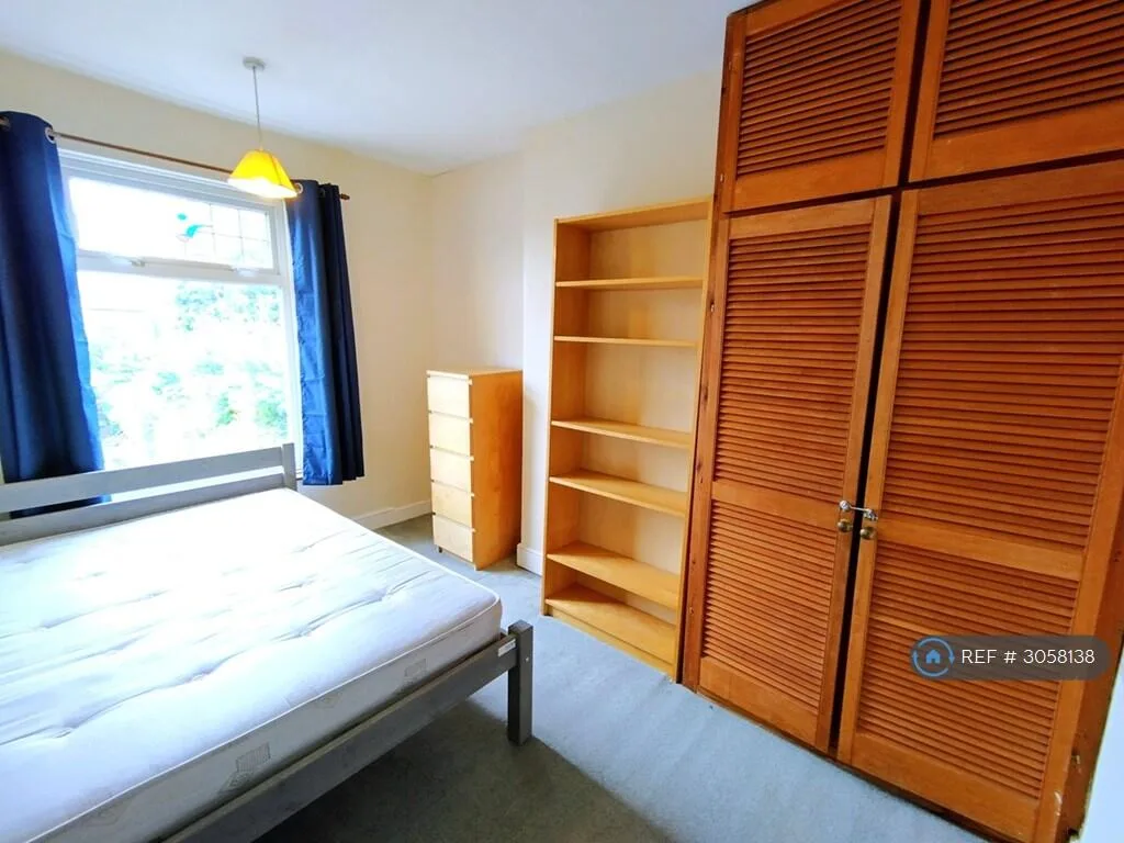 3 bedroom semi-detached house for rent