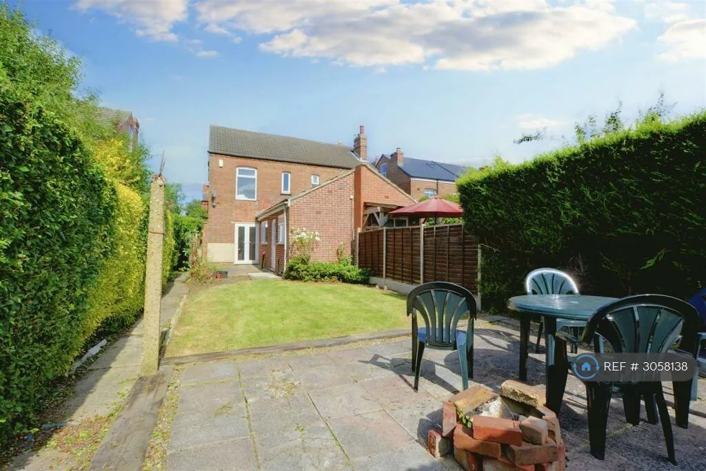 3 bedroom semi-detached house for rent
