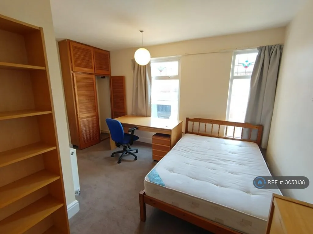 3 bedroom semi-detached house for rent