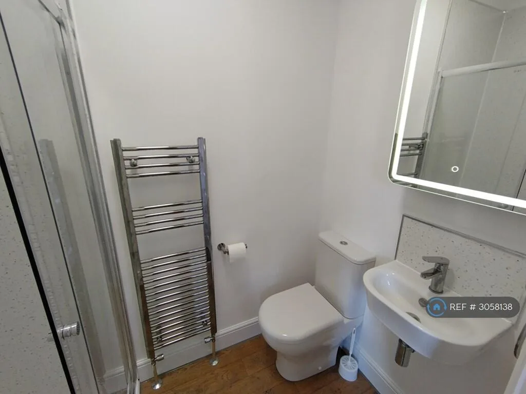 3 bedroom semi-detached house for rent