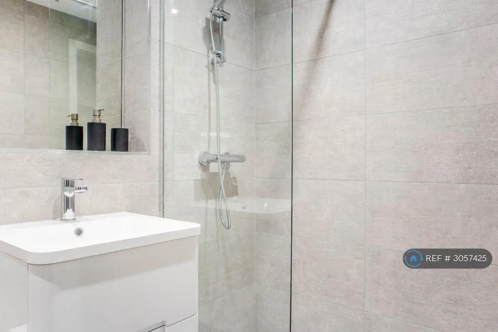 4 bedroom flat for rent