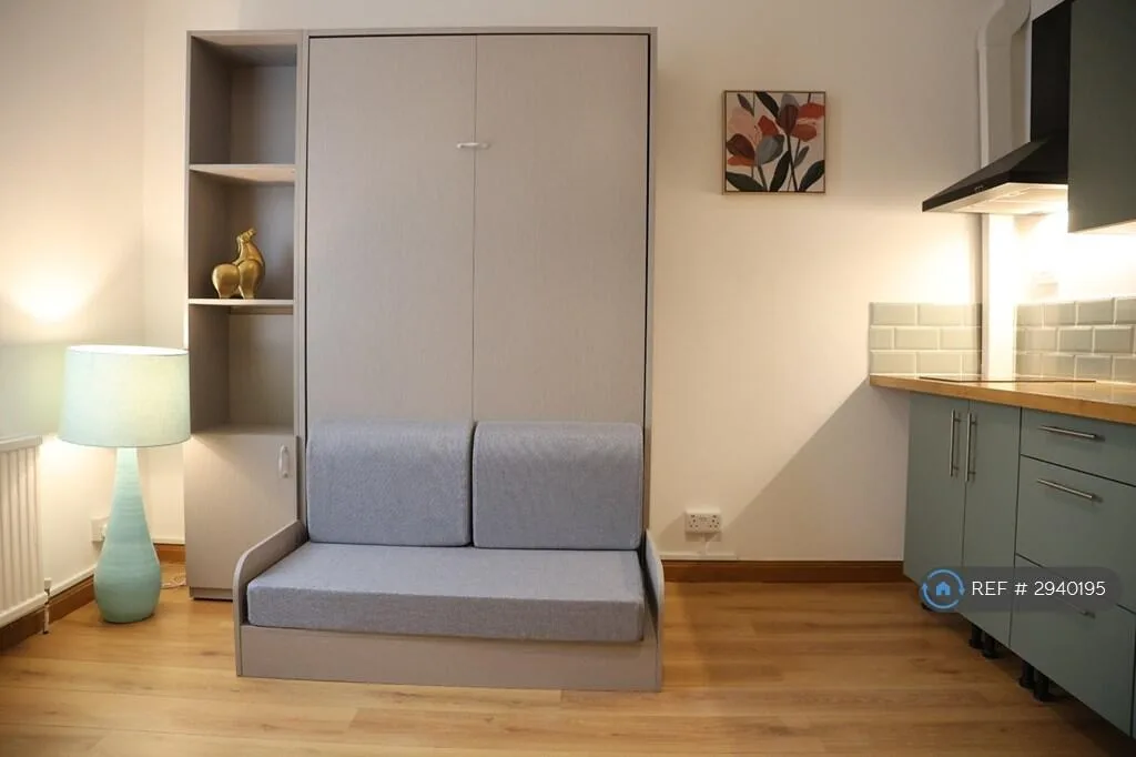 Studio flat for rent