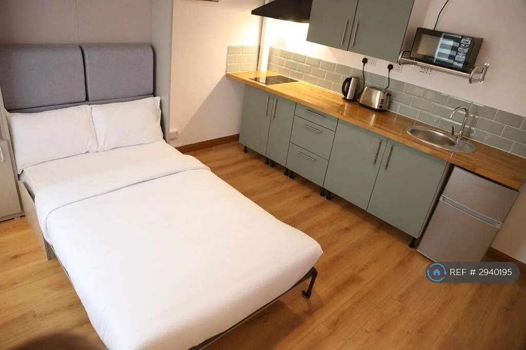 Studio flat for rent