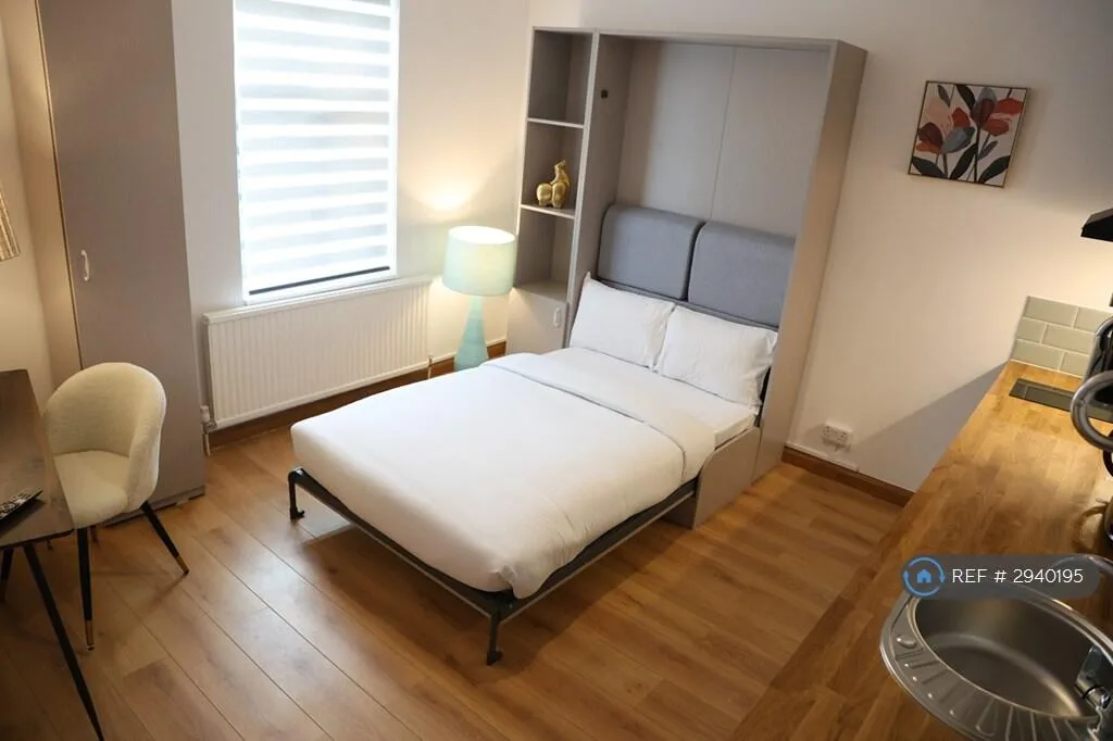 Studio flat for rent