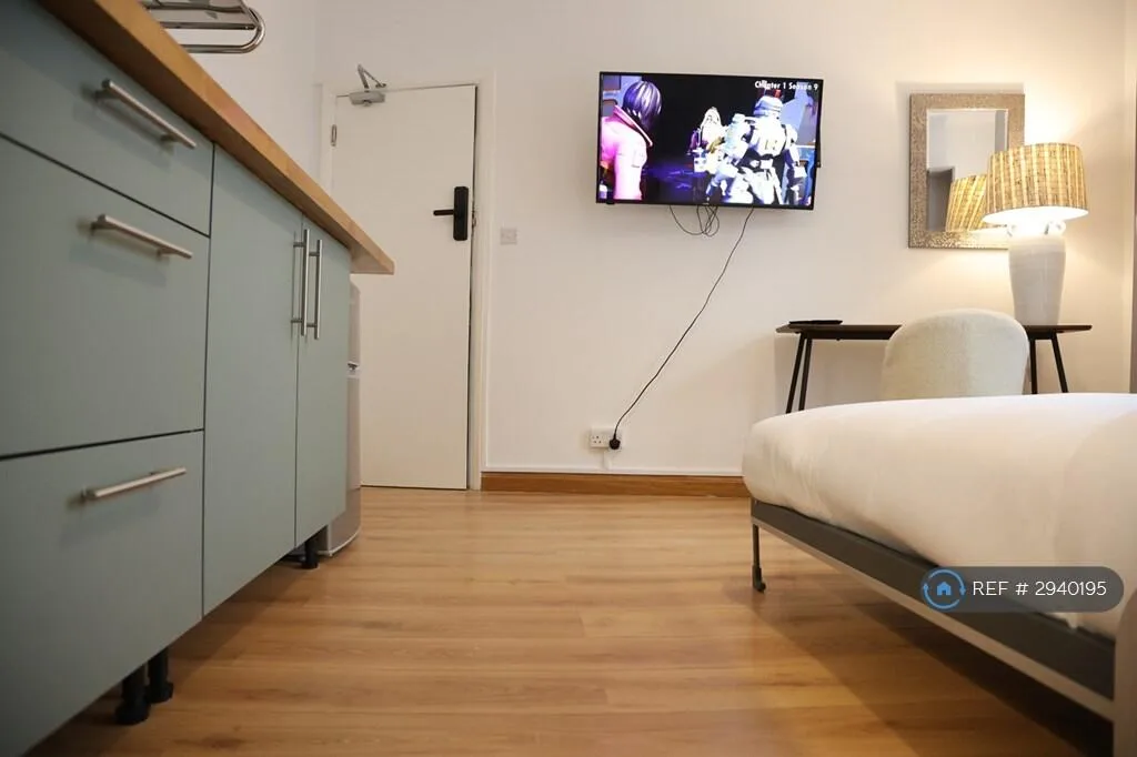 Studio flat for rent