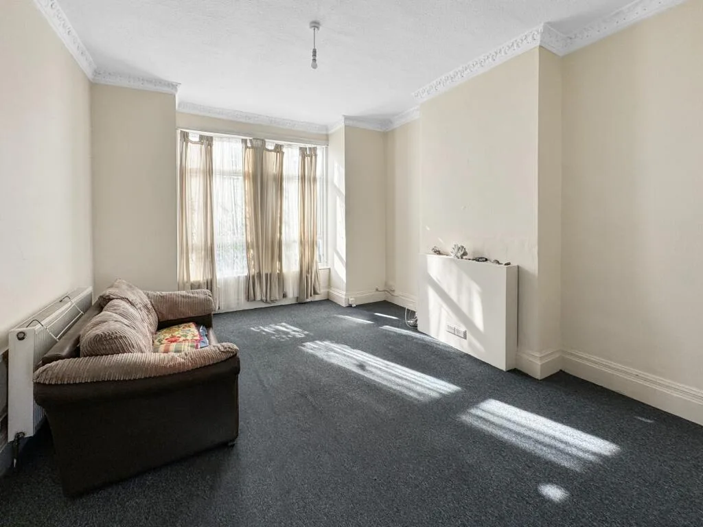 5 bedroom terraced house for rent