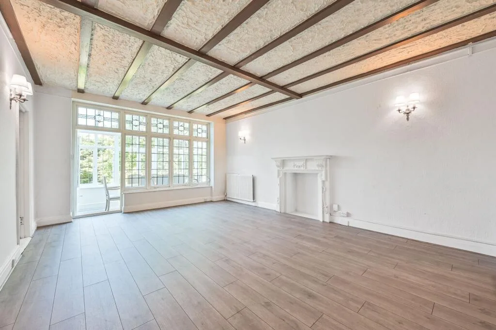 4 bedroom flat for rent