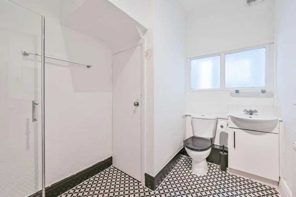 4 bedroom flat for rent