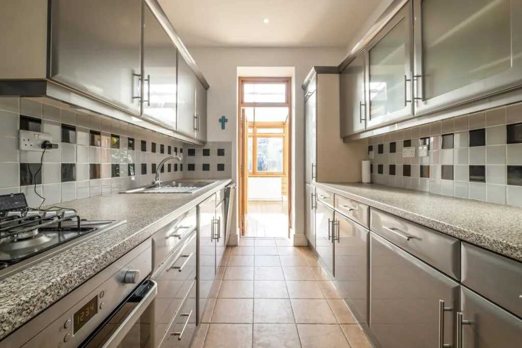 3 bedroom flat for rent