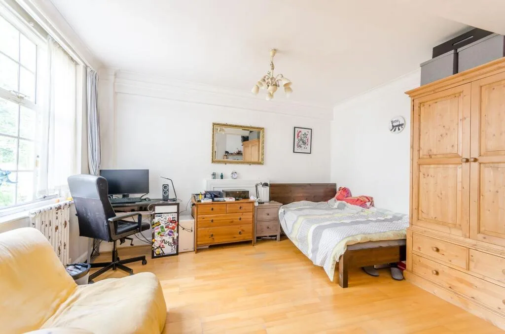 Studio flat for rent