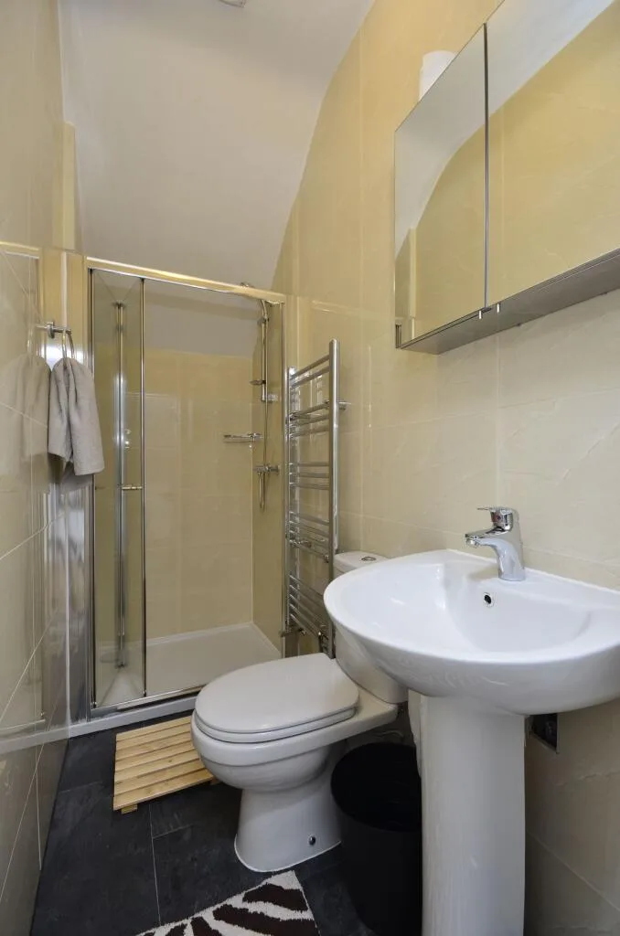 3 bedroom maisonette for rent
