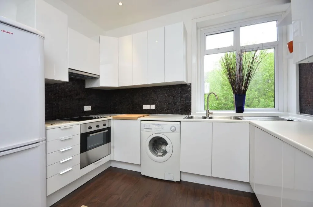 3 bedroom maisonette for rent