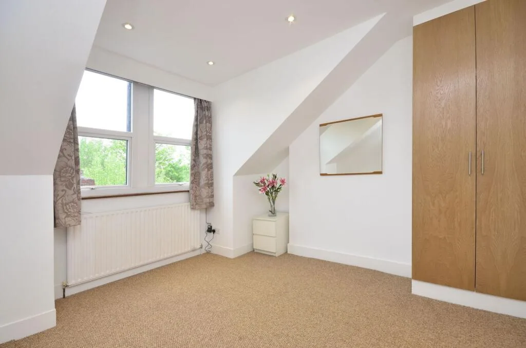 3 bedroom maisonette for rent
