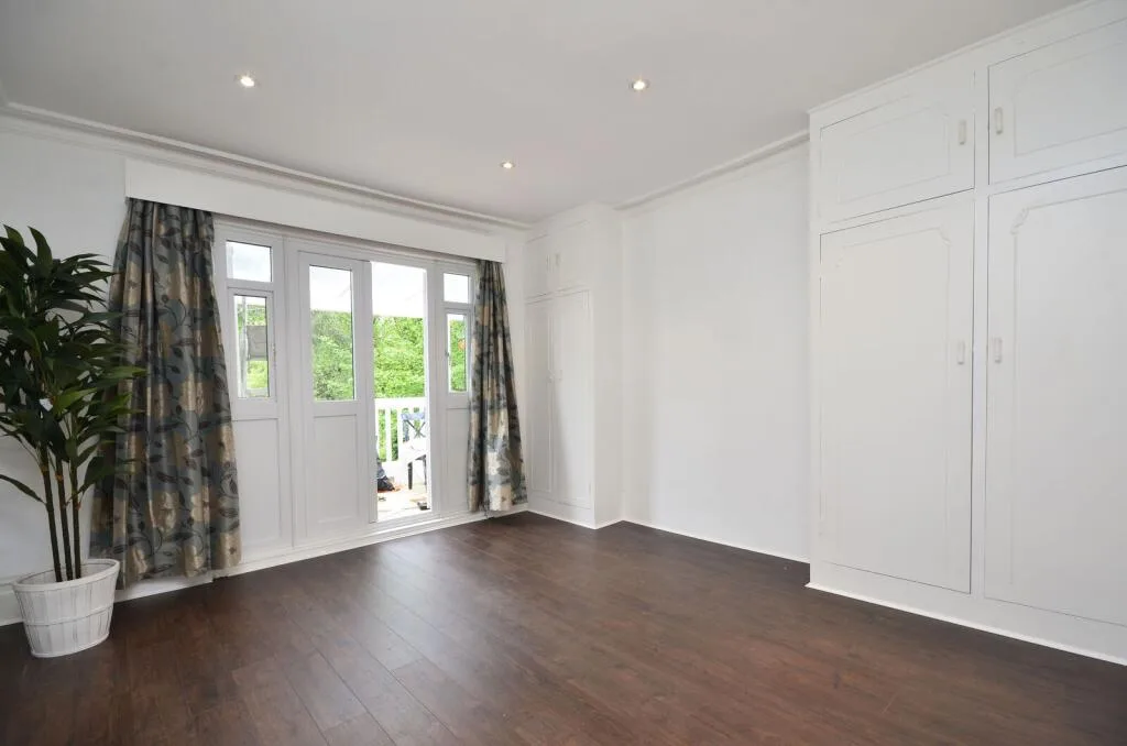 3 bedroom maisonette for rent