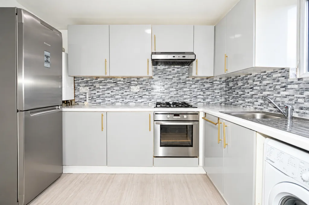 2 bedroom maisonette for rent