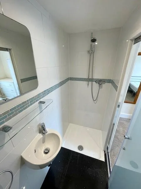 6 bedroom terraced house for rent