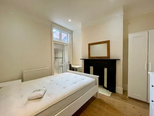 6 bedroom terraced house for rent