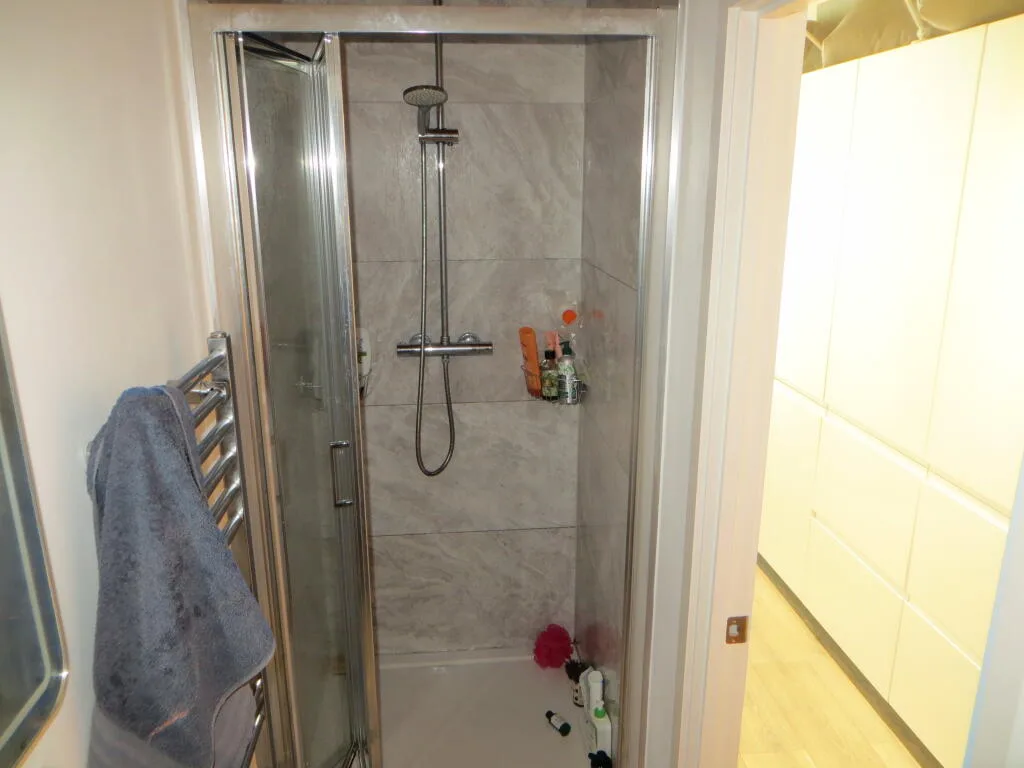 6 bedroom house for rent
