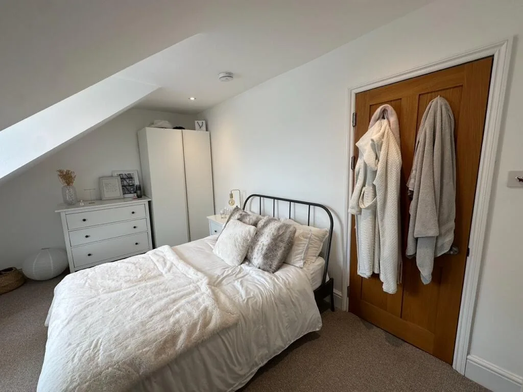 6 bedroom house for rent