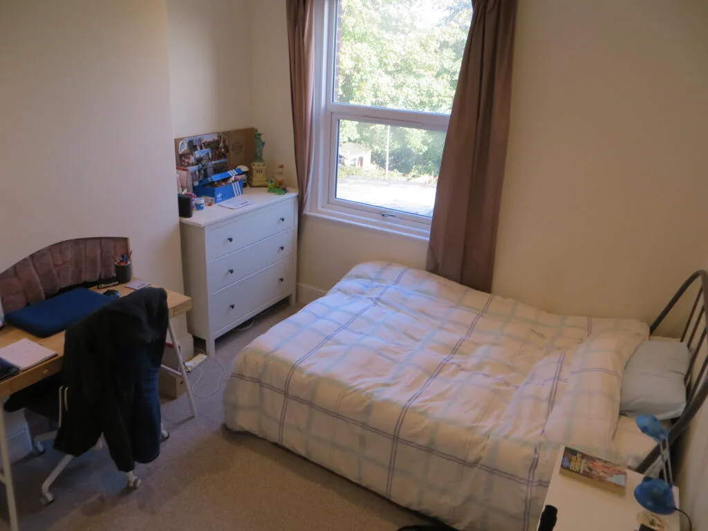 6 bedroom house for rent
