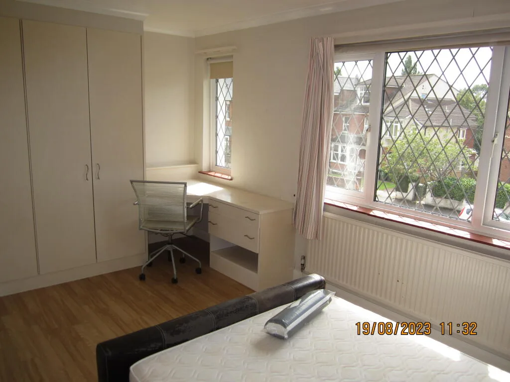 6 bedroom house for rent