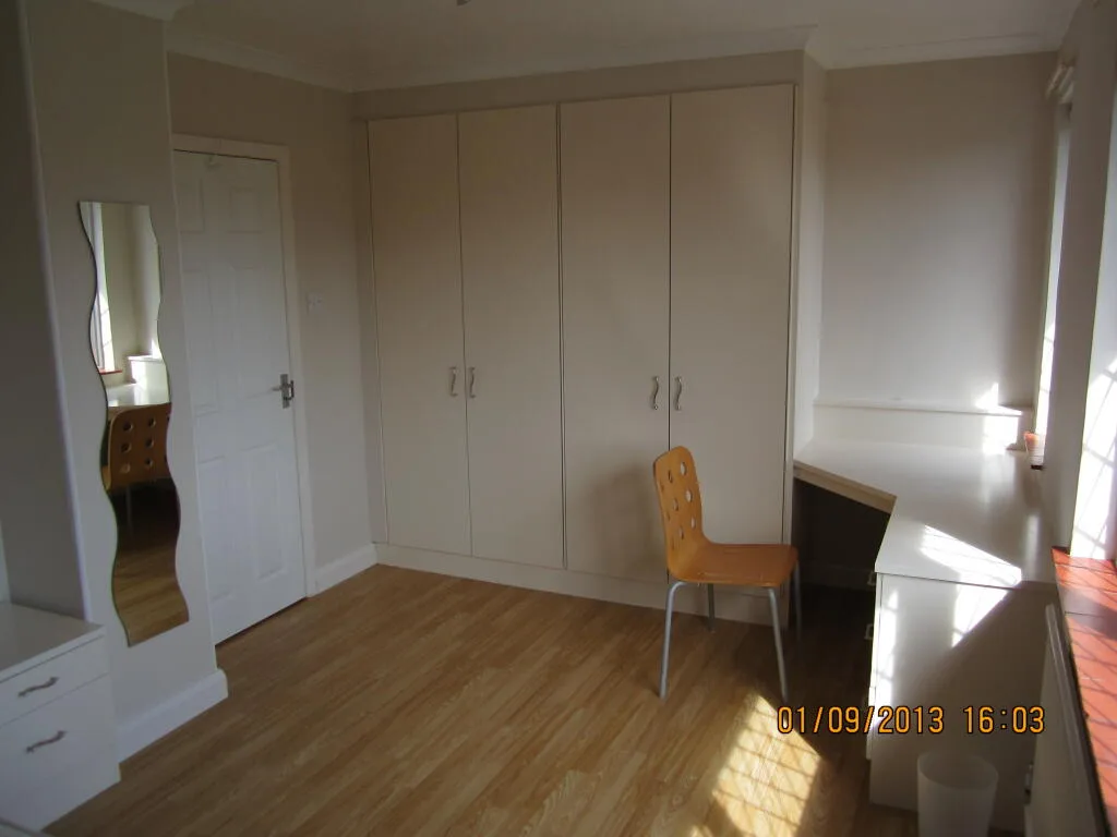 6 bedroom house for rent
