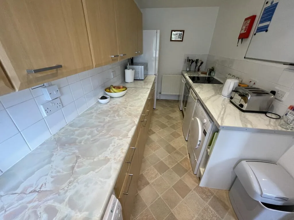 6 bedroom terraced house for rent