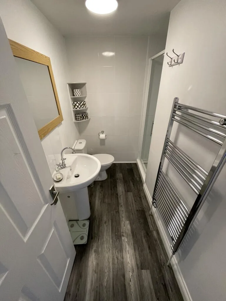 6 bedroom terraced house for rent