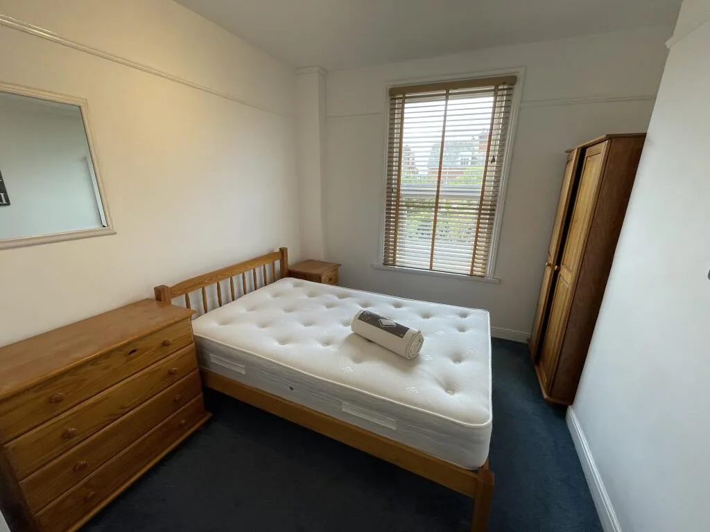 6 bedroom terraced house for rent