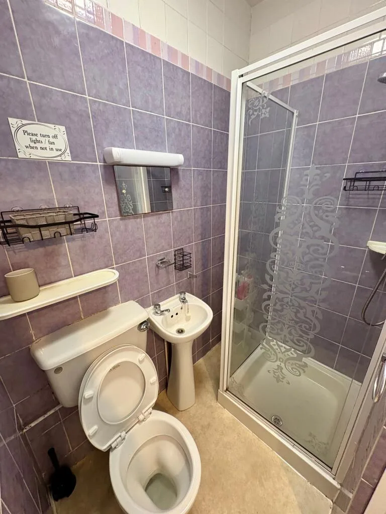 6 bedroom house for rent