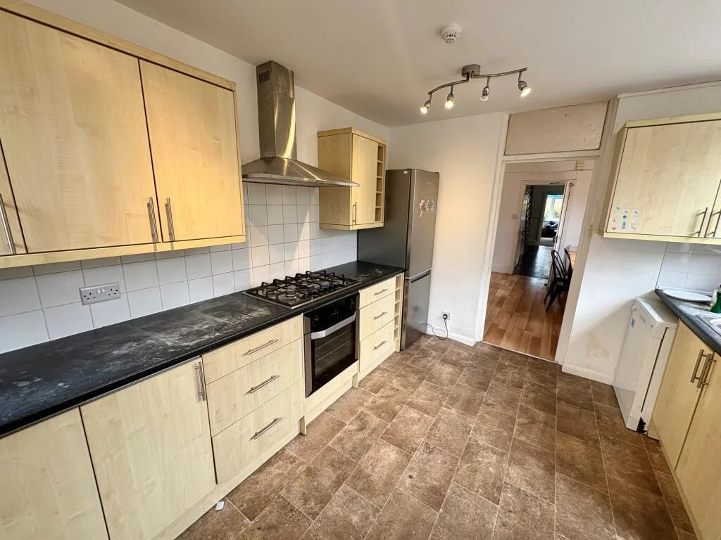 6 bedroom house for rent