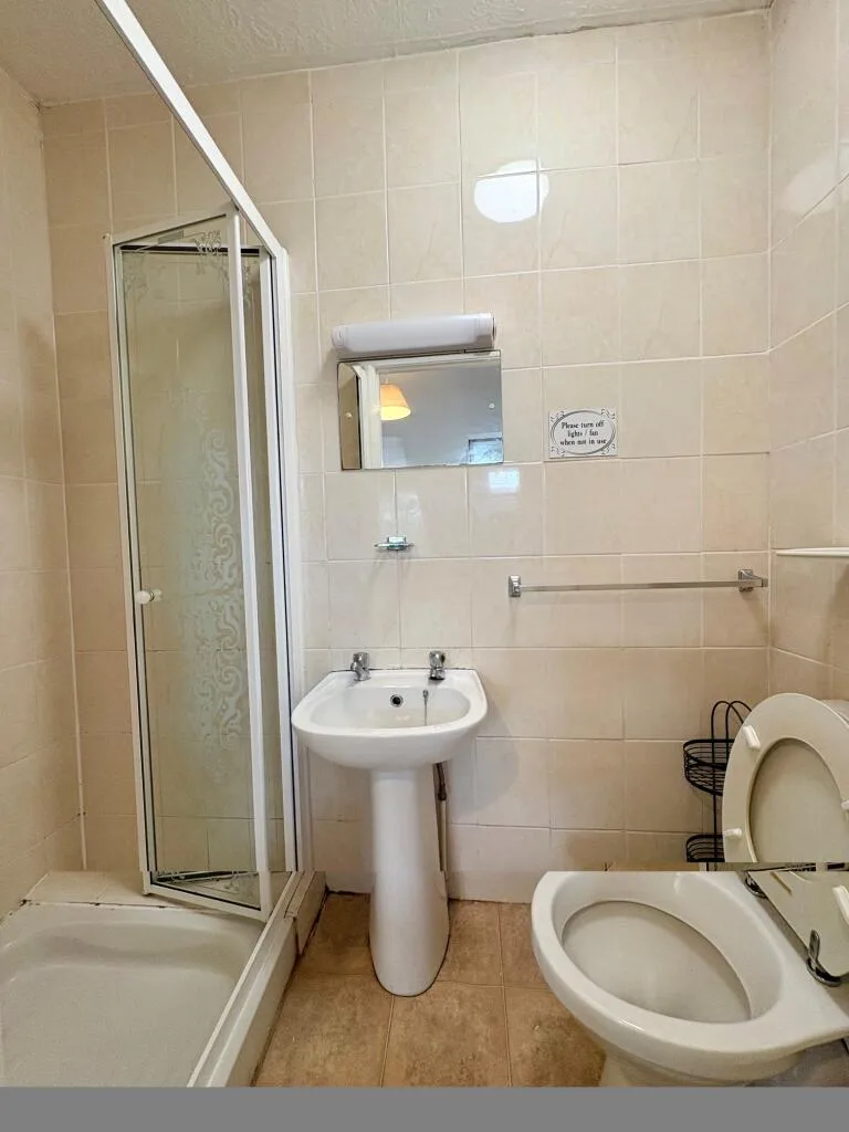 6 bedroom house for rent