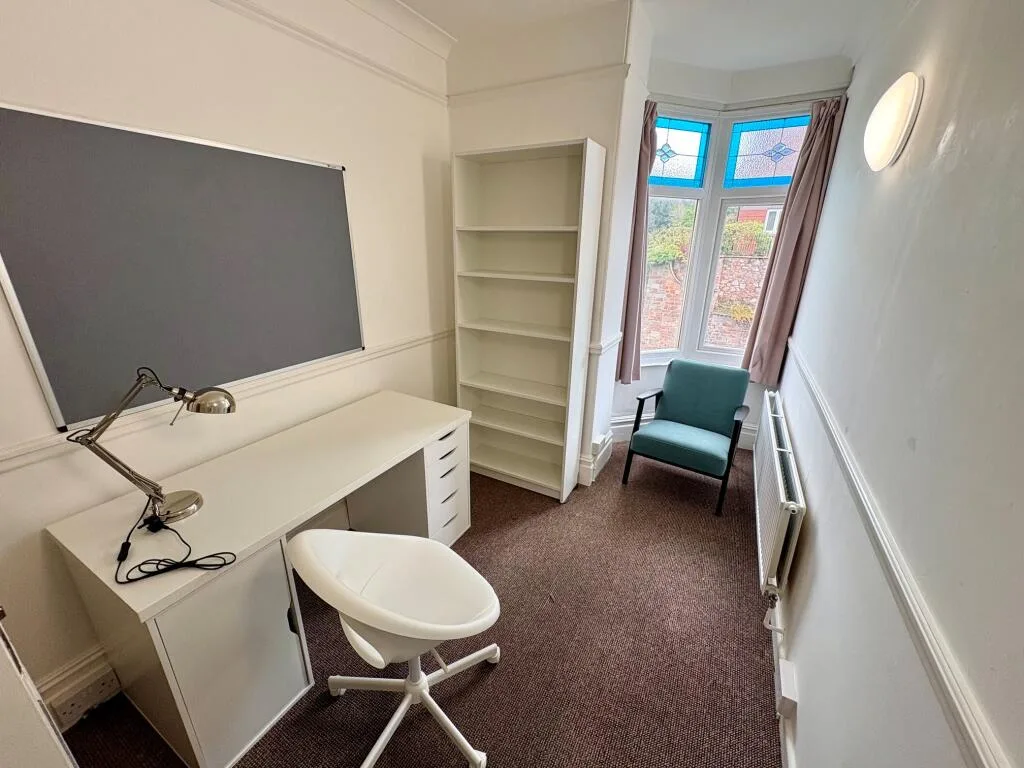 6 bedroom house for rent