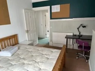 6 bedroom house for rent