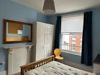 6 bedroom house for rent