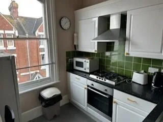 6 bedroom house for rent